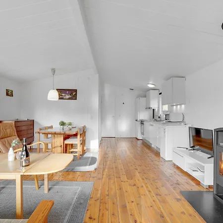 Casa de Férias With Fireplace 02