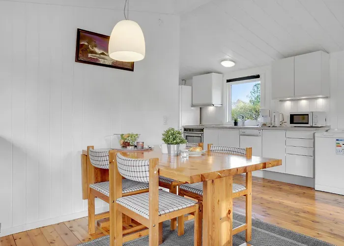 別荘 With Fireplace 02